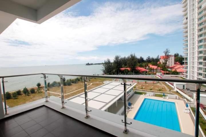 Imperial Suites Miri , Diamond Tower Extérieur photo