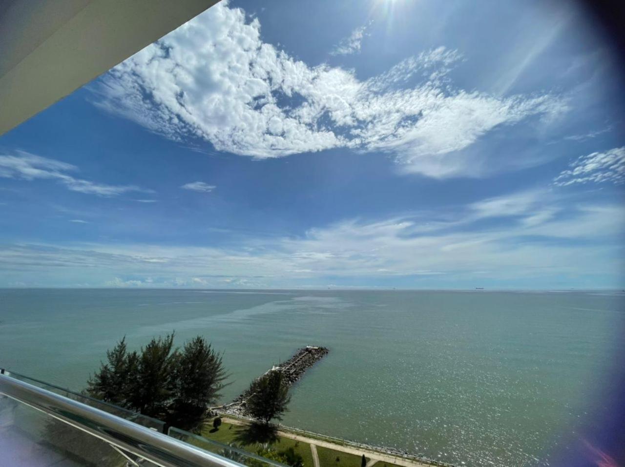 Imperial Suites Miri , Diamond Tower Extérieur photo