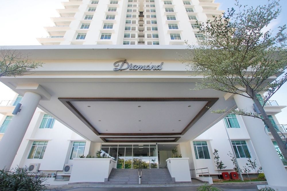 Imperial Suites Miri , Diamond Tower Extérieur photo