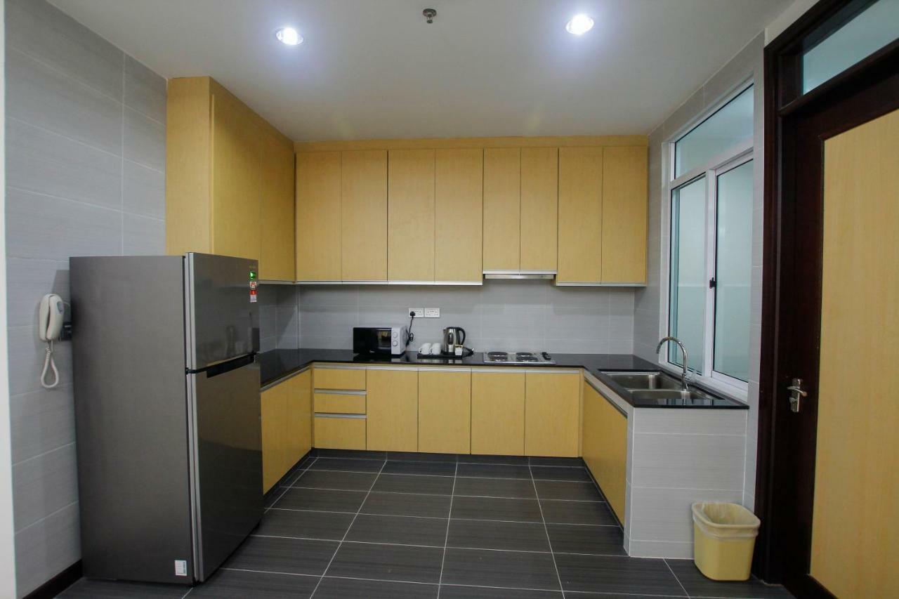 Imperial Suites Miri , Diamond Tower Extérieur photo